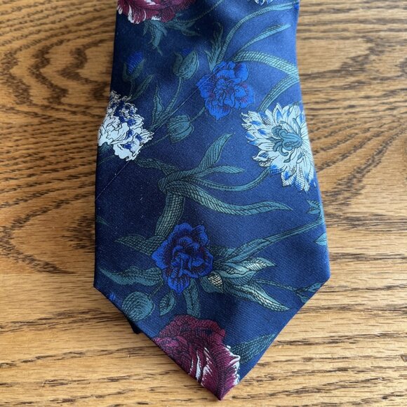 Harve' Benard Ties Lot of 3 Vtg Floral Patterns Pure Silk Black blue Rose Maroon - Picture 2 of 9